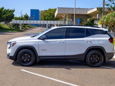 Used 2022 GMC Terrain AT4 w/ Infotainment Package II image 8