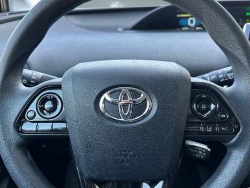 Used 2022 Toyota Prius LE image 15