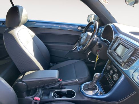 Used 2018 Volkswagen Beetle 2.0T S FWD image 15