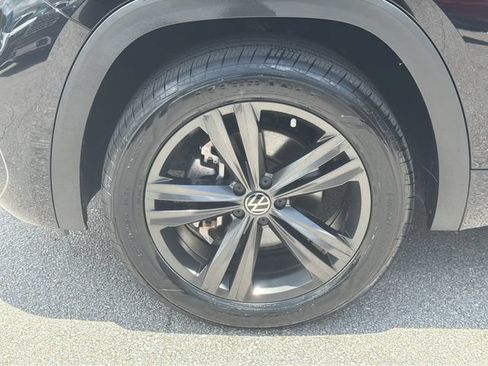 Used 2022 Volkswagen Atlas Cross Sport SEL R-Line AWD/4WD image 11