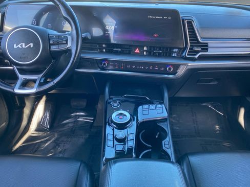 Used 2023 Kia Sportage EX image 11