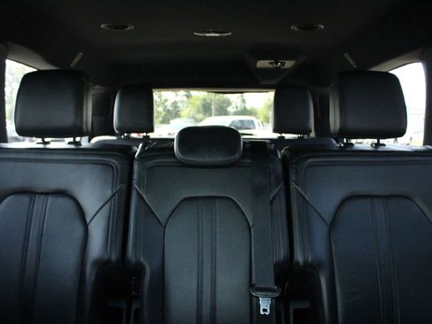 Used 2021 Ford Expedition Max Limited image 18