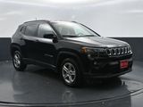 Used 2024 Jeep Compass Latitude image 4