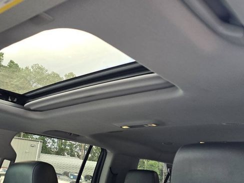 Used 2016 Chevrolet Suburban LTZ AWD/4WD image 15