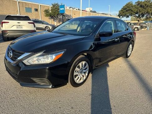 Used 2017 Nissan Altima 2.5 S w/ Power Driver Seat Package FWD image 2