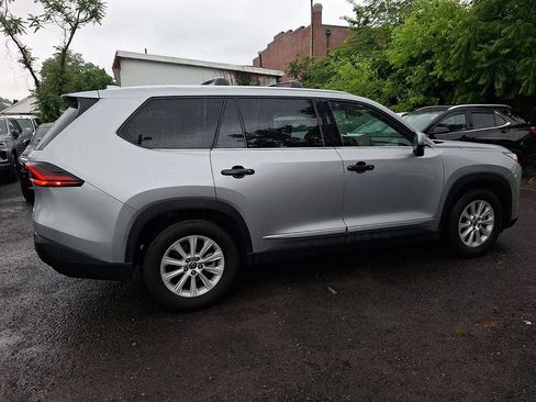 Used 2025 Toyota Grand Highlander AWD Hybrid image 9