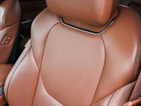 Used 2023 Genesis GV70 2.5T w/ Advanced Package image 25