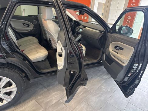 Used 2016 Land Rover Range Rover Evoque SE image 15