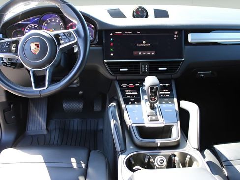 Used 2022 Porsche Cayenne Platinum Edition AWD/4WD image 9