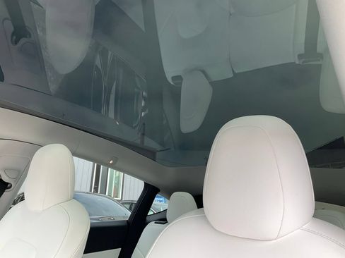 Used 2021 Tesla Model Y Long Range AWD/4WD image 21
