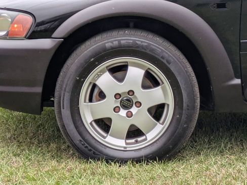 Used 2004 Volvo XC70 image 11