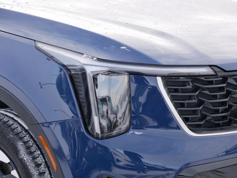 Certified 2025 Kia Sorento S image 16