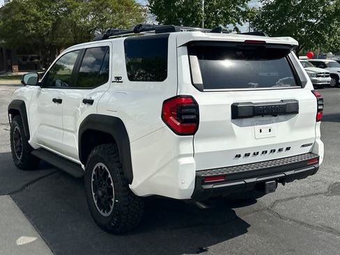 Used 2025 Toyota 4Runner TRD Off-Road Premium image 5