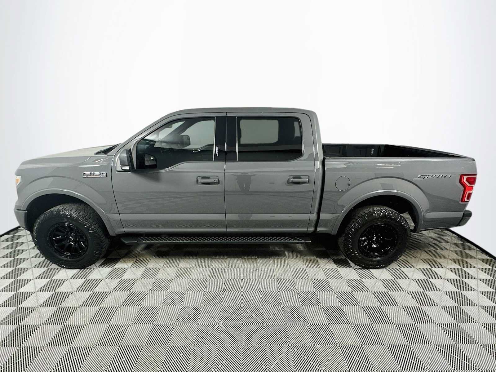 Used 2020 Ford F150 XLT w/ Equipment Group 302A Luxury RWD image 4