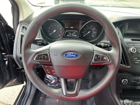 Used 2016 Ford Focus SE image 10