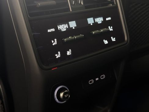 Certified 2026 Porsche Cayenne Coupe AWD/4WD image 34