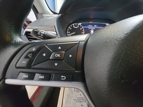 Used 2025 Nissan Altima 2.5 SV FWD image 20