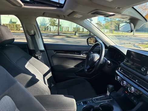 Used 2022 Honda Civic EX image 24