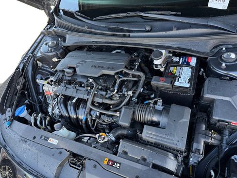 Used 2023 Hyundai Elantra Limited FWD image 10