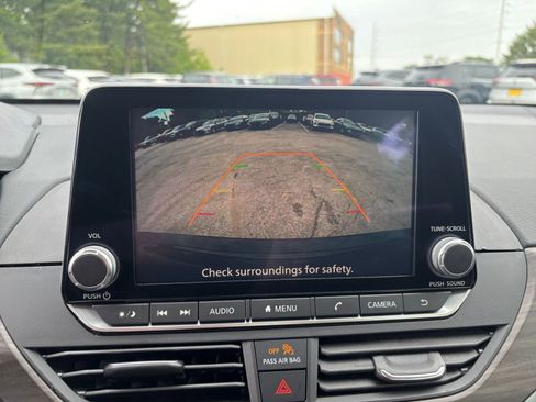 Used 2025 Nissan Altima 2.5 SV FWD image 23