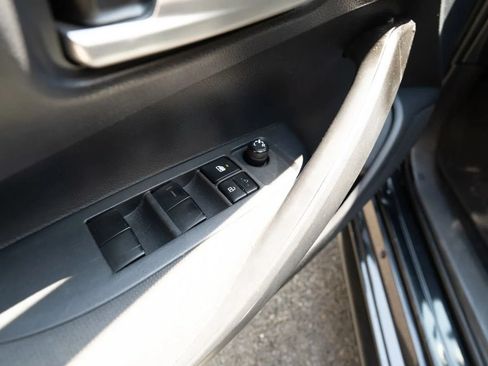 Used 2021 Toyota Corolla LE FWD image 28