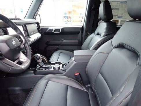 New 2025 Ford Bronco Badlands image 11