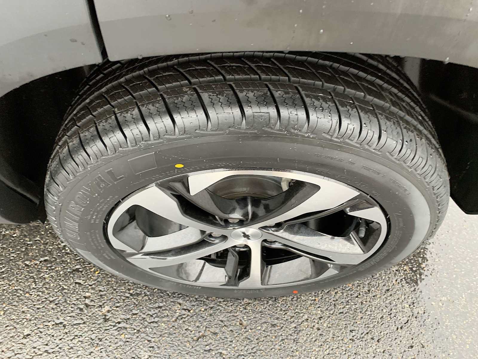 Certified 2024 Chevrolet Trax RS FWD image 29