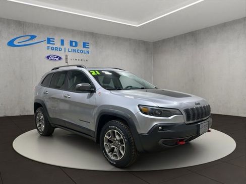 Used 2021 Jeep Cherokee Trailhawk image 1