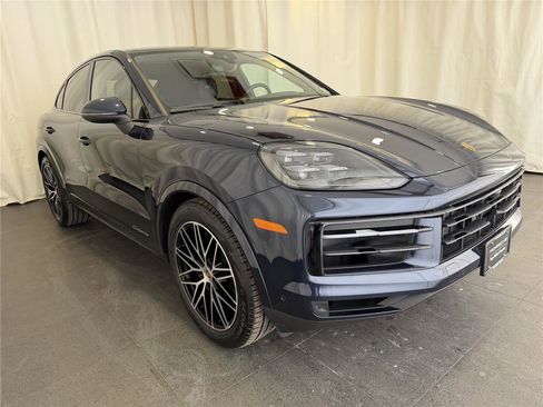 Certified 2025 Porsche Cayenne Coupe image 7