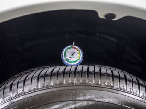 Used 2017 Toyota RAV4 Platinum image 46