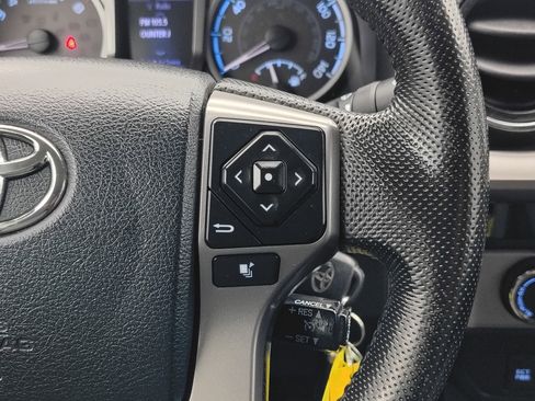 Used 2016 Toyota Tacoma SR5 image 34