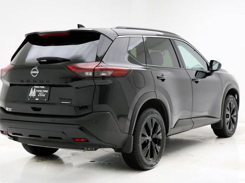 Used 2023 Nissan Rogue SV w/ SV Premium B Package image 8