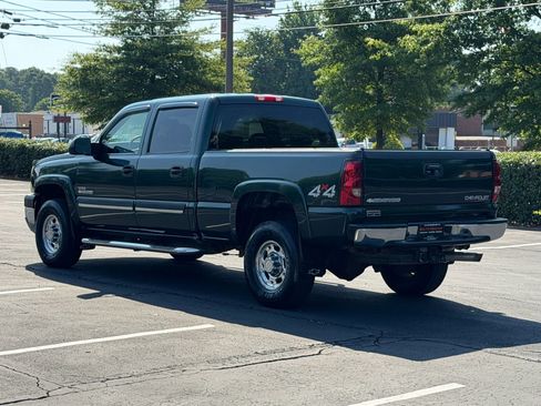 Used 2005 Chevrolet Silverado 2500 LS w/ Heavy-Duty Power Package AWD/4WD image 8