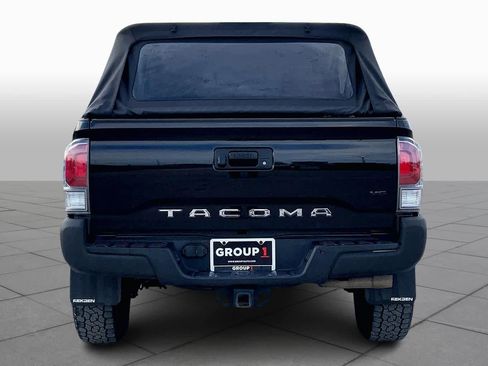 Used 2020 Toyota Tacoma TRD Off-Road image 4