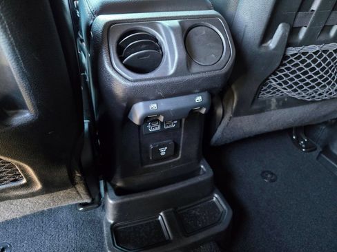 Used 2020 Jeep Wrangler Unlimited Rubicon w/ Steel Bumper Group AWD/4WD image 12