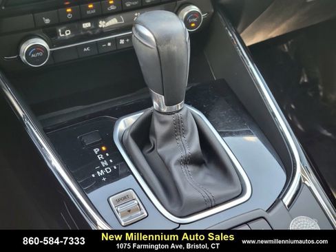 Used 2023 MAZDA CX-9 Touring image 28