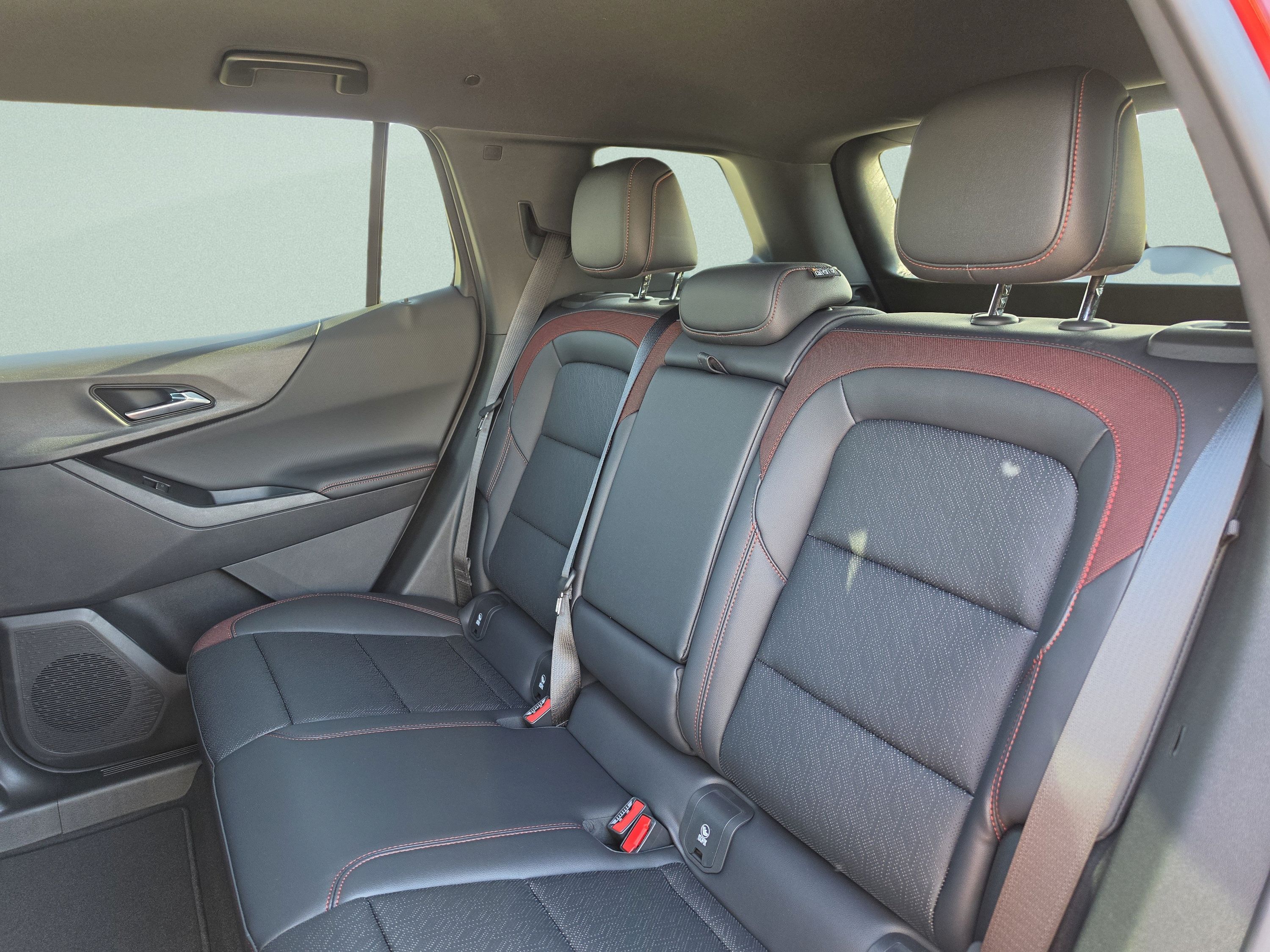 New 2027 Chevrolet Equinox RS w/ Convenience Package III FWD image 23