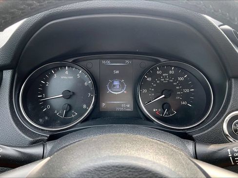 Used 2017 Nissan Rogue S AWD/4WD image 13