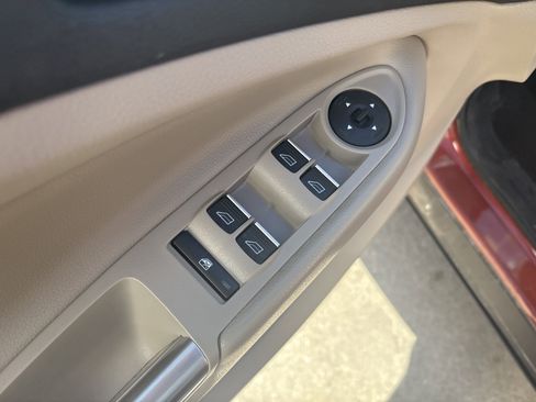 Used 2019 Ford Escape SEL image 14