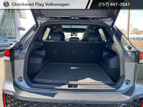 New 2026 Volkswagen Tiguan SE R-Line AWD/4WD image 15
