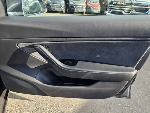 Used 2019 Tesla Model 3 Long Range image 17