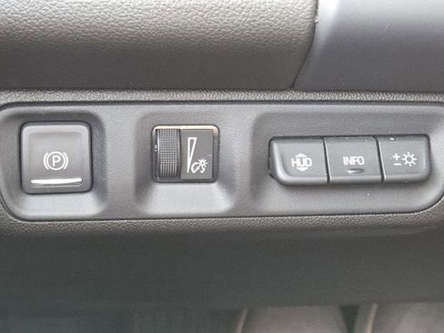 Used 2023 GMC Acadia Denali image 12