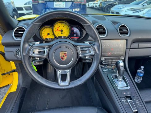 Used 2019 Porsche 718 Boxster Roadster 2D image 15