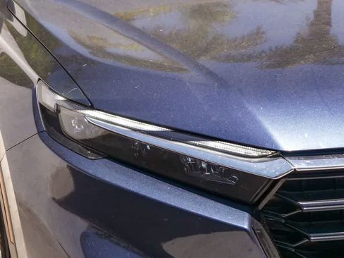 Used 2024 Honda CR-V EX image 4