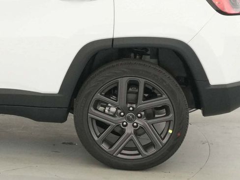 New 2026 Jeep Compass Latitude image 33