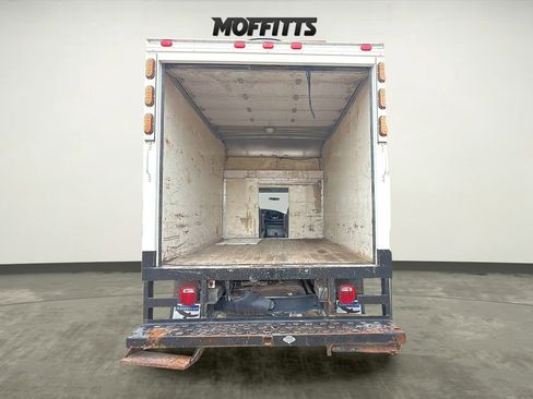 Used 2005 Ford E-350 and Econoline 350 Super Duty image 12