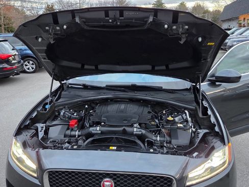 Used 2017 Jaguar F-PACE Prestige image 58