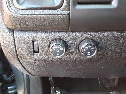 Used 2015 GMC Canyon SLT image 16