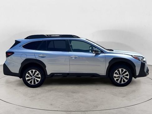 Certified 2025 Subaru Outback Premium AWD/4WD image 4