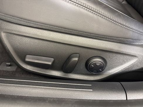 Used 2023 Genesis G70 3.3T image 15